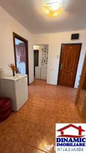 Ap 2 cam decomandat, etaj intermediar, mobilat și utilat – 69000 Euro