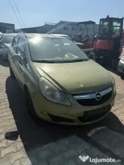 Opel Corsa D Benzină – 216.159 km – 1.100 Euro 