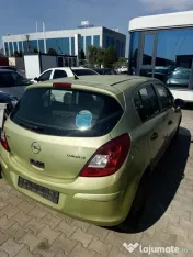 Opel Corsa D Benzină – 216.159 km – 1.100 Euro 