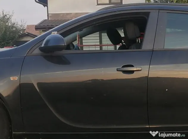 usi fata Opel Insignia 100 lei