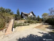 Casă P + M, 190 mp, 2421 mp teren cu foișor, Leamna de Jos