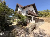 Casă P + M, 190 mp, 2421 mp teren cu foișor, Leamna de Jos