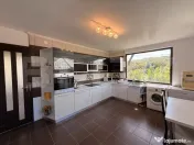 Casă P + M, 190 mp, 2421 mp teren cu foișor, Leamna de Jos