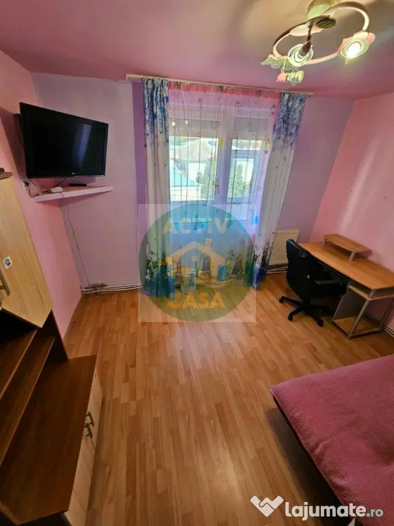 DE VÂNZARE – APARTAMENT 3 CAMERE ,centru, ETaj 2 - Roman (Neamt)