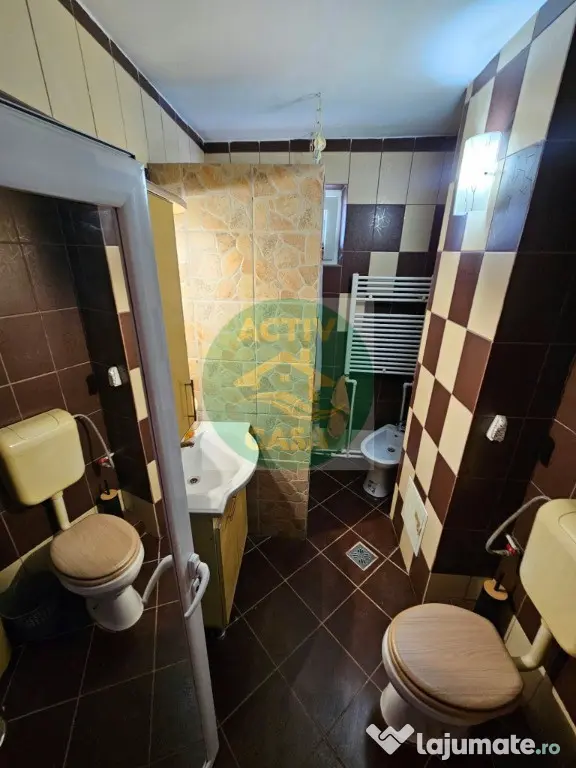 DE VÂNZARE – APARTAMENT 3 CAMERE ,centru, ETaj 2 - Roman (Neamt)