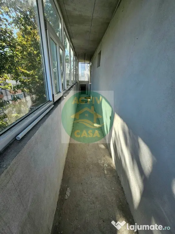 DE VÂNZARE – APARTAMENT 3 CAMERE ,centru, ETaj 2 - Roman (Neamt)