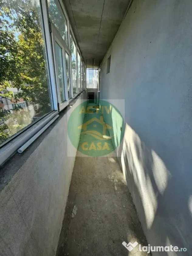 DE VÂNZARE – APARTAMENT 3 CAMERE ,centru, ETaj 2 - Roman (Neamt)