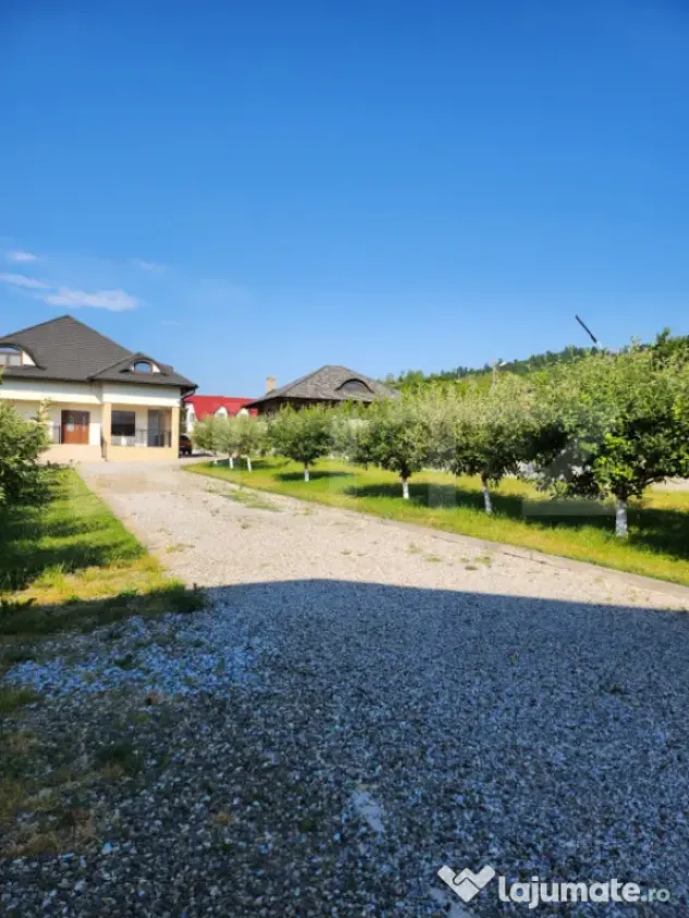 Casa individuala, 411 mp, împreună cu 2000mp teren, Gura - Gura Humorului (Suceava)