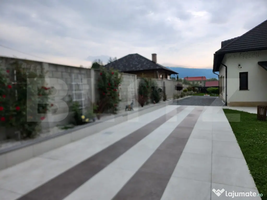 Casa individuala, 411 mp, împreună cu 2000mp teren, Gura - Gura Humorului (Suceava)