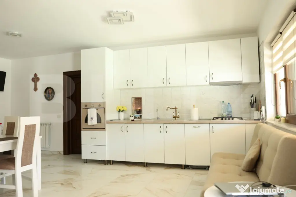 Casa individuala, 411 mp, împreună cu 2000mp teren, Gura - Gura Humorului (Suceava)