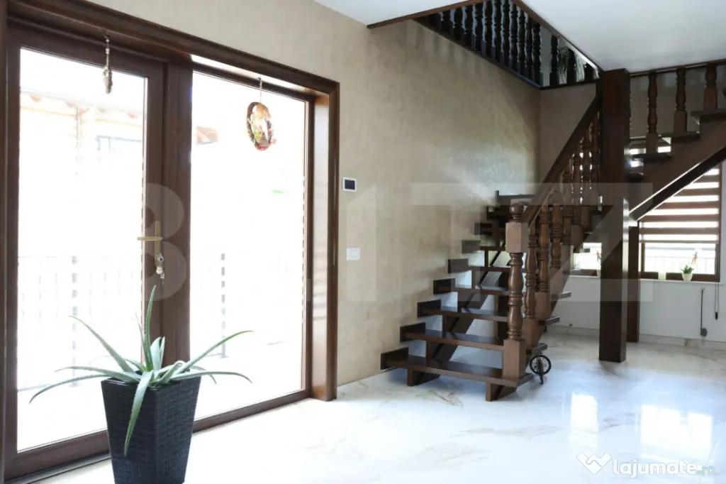 Casa individuala, 411 mp, împreună cu 2000mp teren, Gura - Gura Humorului (Suceava)