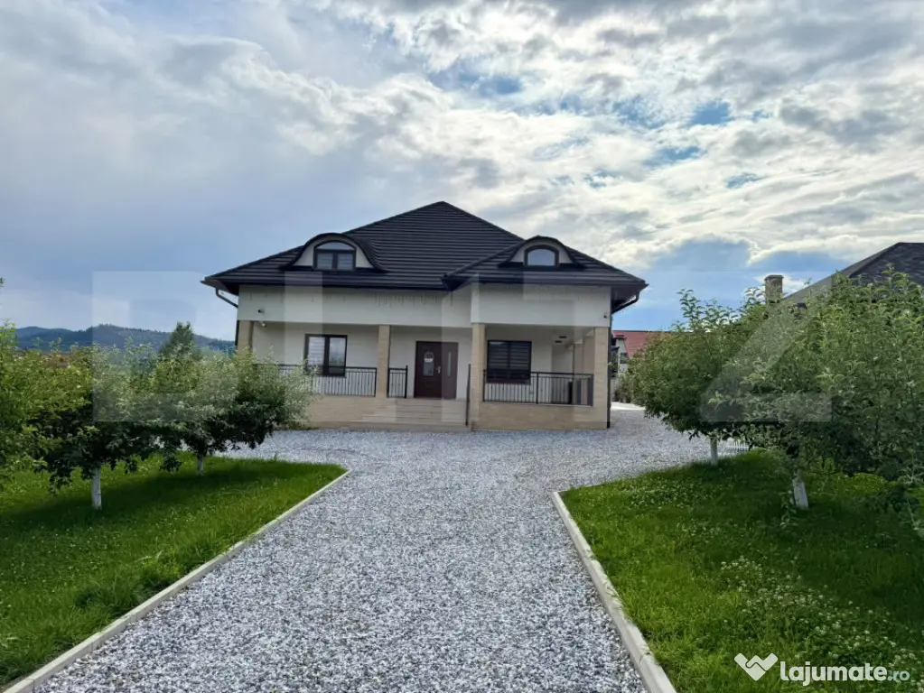 Casa individuala, 411 mp, împreună cu 2000mp teren, Gura - Gura Humorului (Suceava)