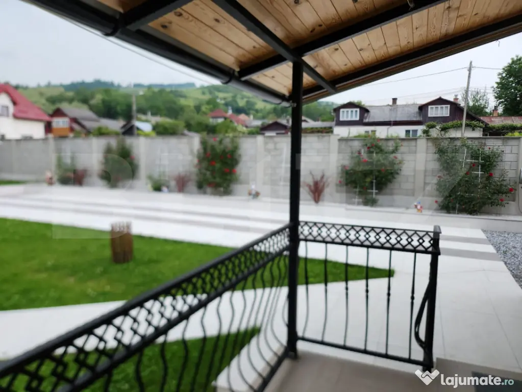 Casa individuala, 411 mp, împreună cu 2000mp teren, Gura - Gura Humorului (Suceava)