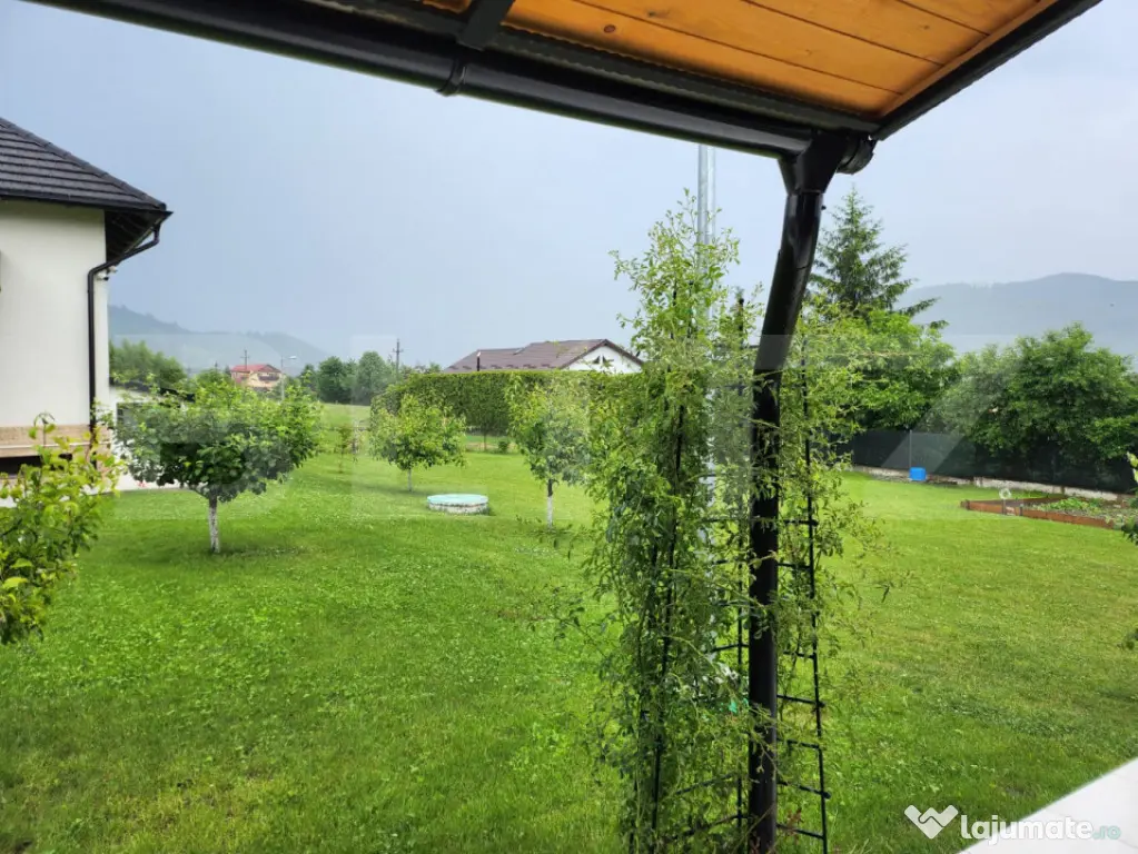 Casa individuala, 411 mp, împreună cu 2000mp teren, Gura - Gura Humorului (Suceava)