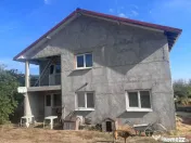 Duplex P+1, 250 mp si 2229 mp teren intravilan, in Leamna de 
