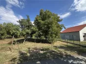 Teren - Plopi - Toate utilitatile str. asfaltata
