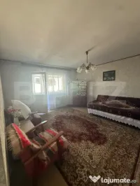 Apartament cu 3 camere, 66 mp, decomandat, zona Zamca 