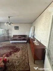 Apartament cu 3 camere, 66 mp, decomandat, zona Zamca 