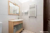 ARMENEASCA, APARTAMENT ELEGANT, SINGUR PE NIVEL, 185 MP! 