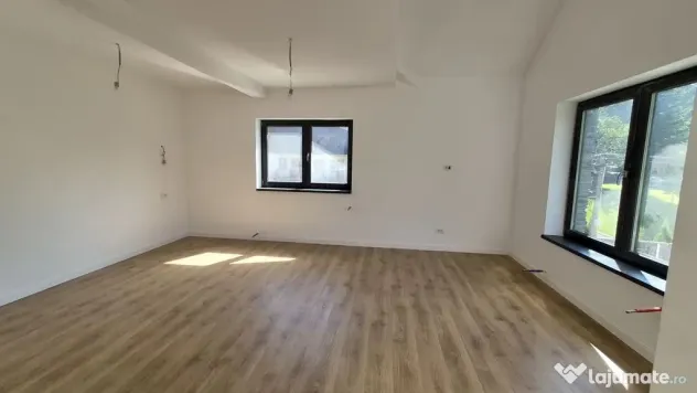 Apartament cu 4 camere 125 mp (4 garsoniere) la cheie + 60 mp pod - Busteni - Busteni (Prahova)