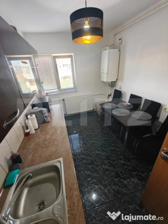 Apartament 3 camere | 94 mp | 3 balcoane | 2 bai | Renovat - Mioveni (Arges)