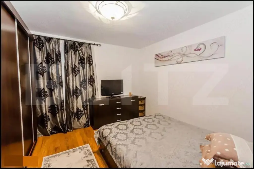 Vânzare Apartament 3 camere, decomandat, complet mobilat ș - Sibiu (Sibiu)