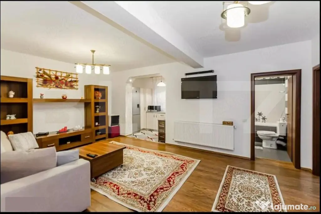 Vânzare Apartament 3 camere, decomandat, complet mobilat ș - Sibiu (Sibiu)