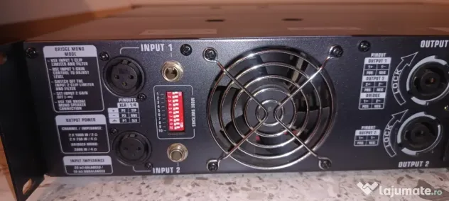 Stație amplificare Behringer 2000 W