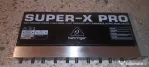 Crossover Behringer CX2310