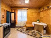Casa cu farmec si potential, 4 camere, terasa, gradina priva 