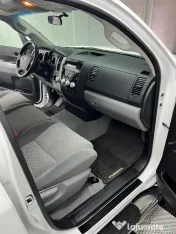 Toyota Tundra 5.7 V8 - 2009 - 386 CP - 4 uși - 6 locuri 