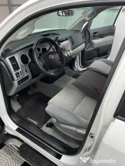 Toyota Tundra 5.7 V8 - 2009 - 386 CP - 4 uși - 6 locuri 