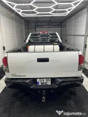 Toyota Tundra 5.7 V8 - 2009 - 386 CP - 4 uși - 6 locuri 