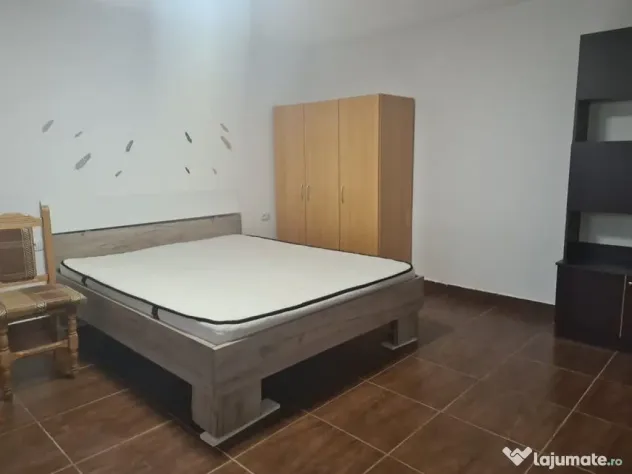 Garsoniera mobilata si utilata - zona garii 200 euro - Galati (Galati)