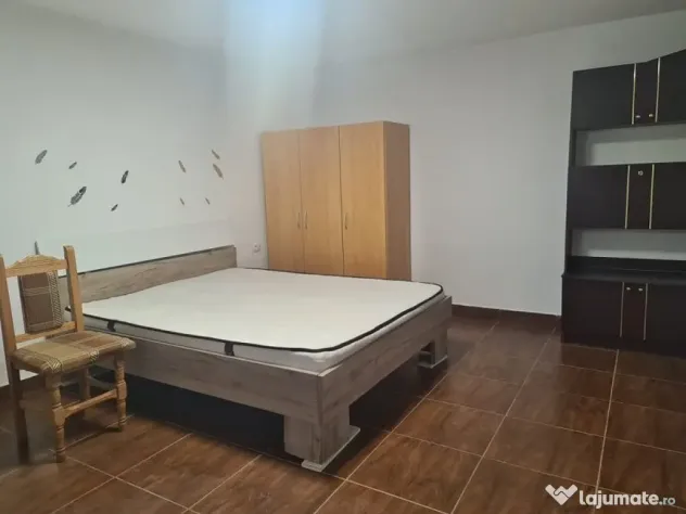 Garsoniera mobilata si utilata - zona garii 200 euro - Galati (Galati)