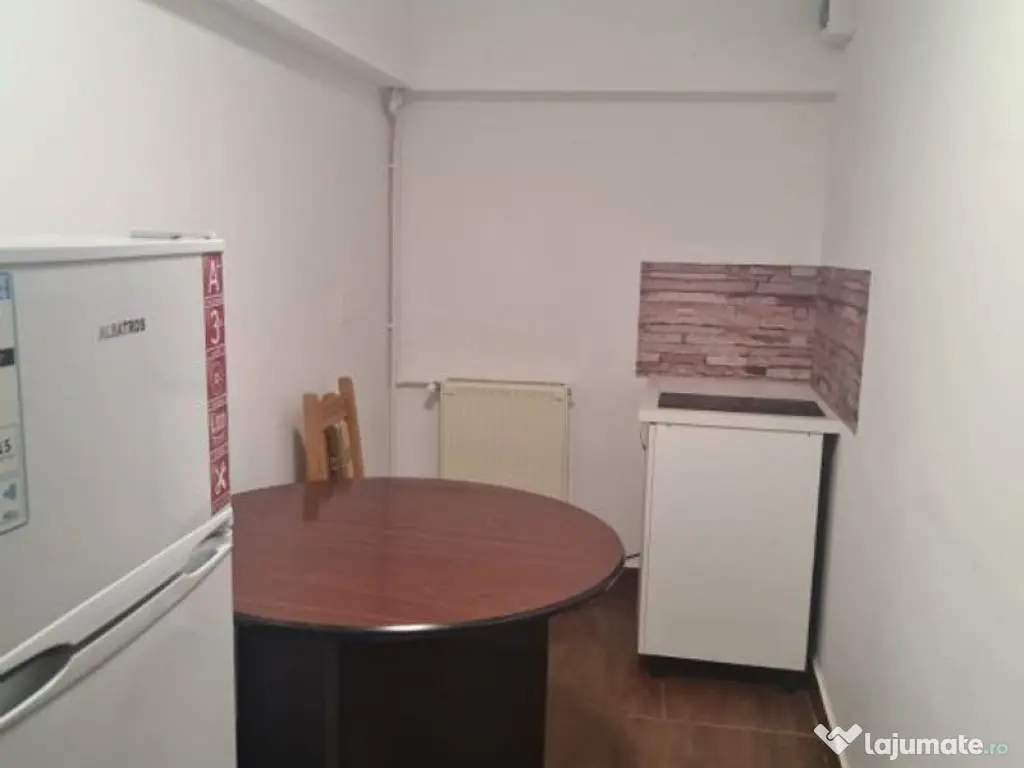 Garsoniera mobilata si utilata - zona garii 200 euro - Galati (Galati)