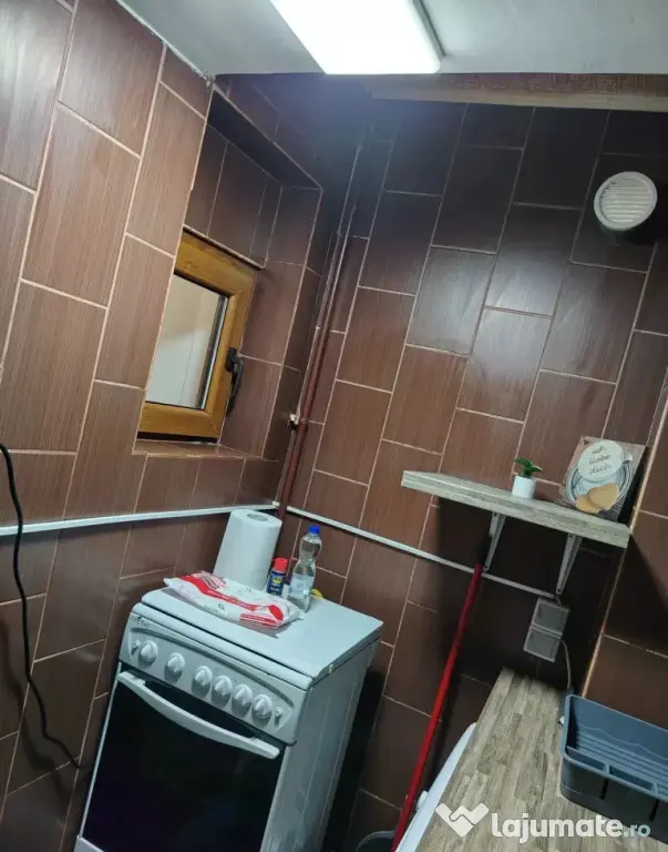 250 euro! Garsoniera, et 2 Galata - Iasi (Iasi)
