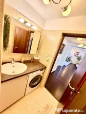 2 camere Mall Vitan decomandat, et. 2, an 1992, 60 mp