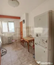 Apartament cu 2 camere,decomandat ,ROGERIUS