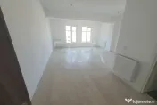 Apartament decomandat cu 2 camere Bloc 2015 Zona Gorjului