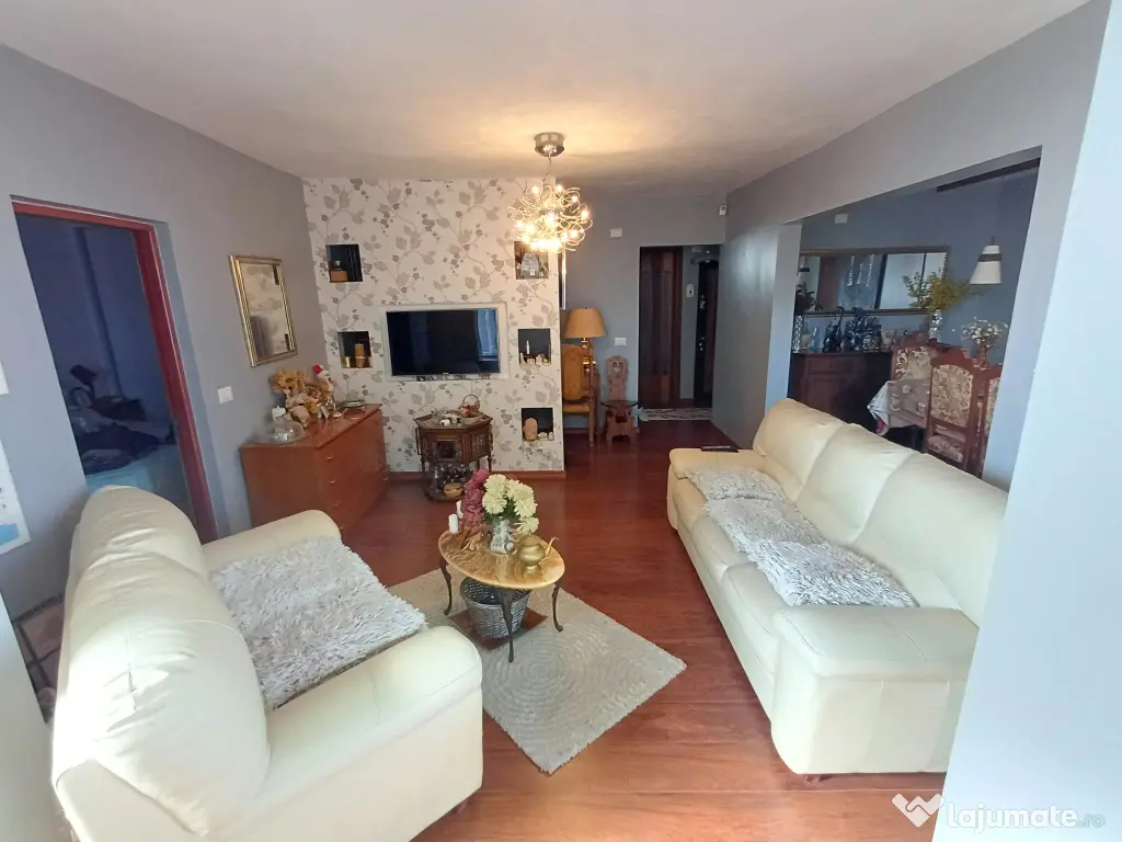 Apartament duplex spatios de 3 dormitoare si 2 living-uri | 124 mp |