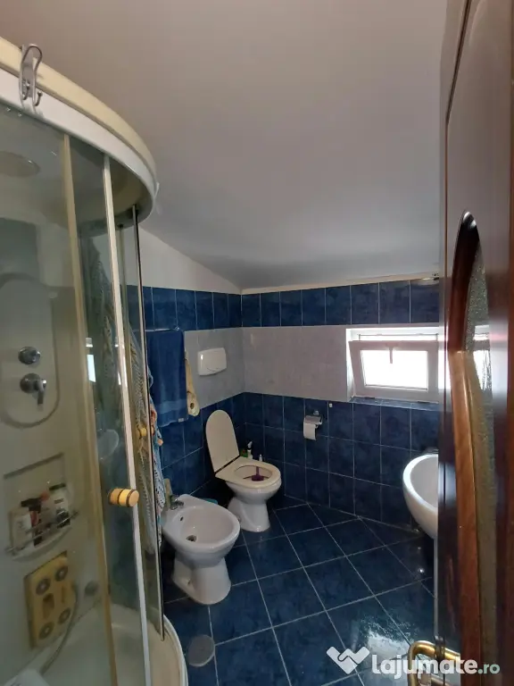 Apartament duplex spatios de 3 dormitoare si 2 living-uri | 124 mp |