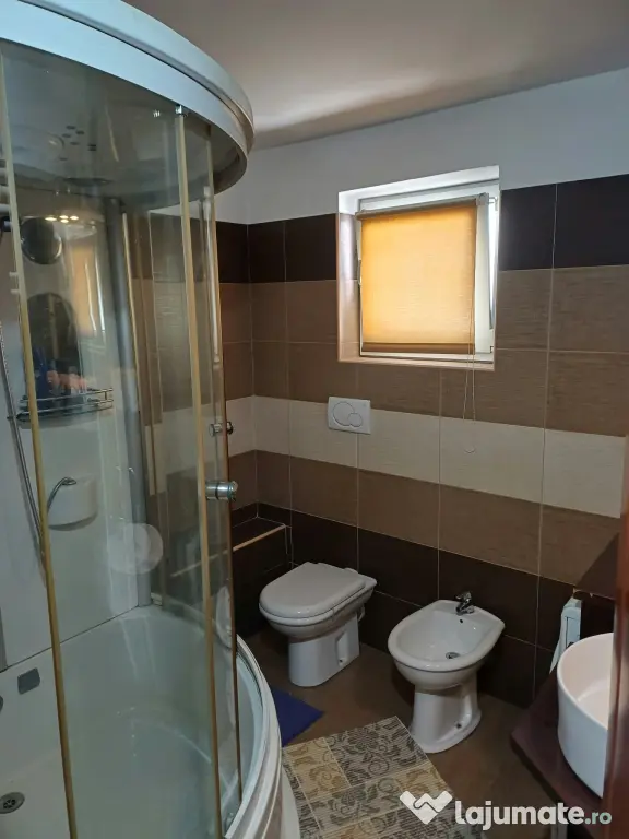 Apartament duplex spatios de 3 dormitoare si 2 living-uri | 124 mp |