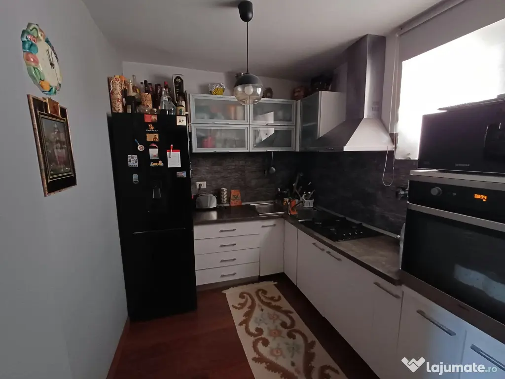 Apartament duplex spatios de 3 dormitoare si 2 living-uri | 124 mp |