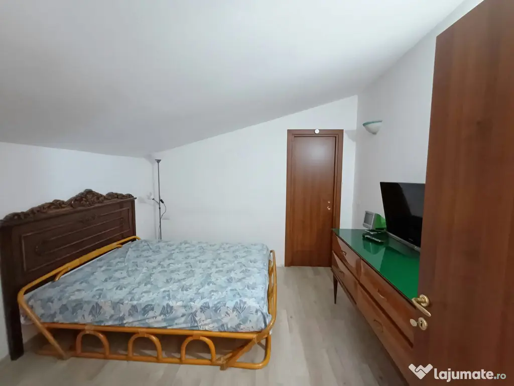 Apartament duplex spatios de 3 dormitoare si 2 living-uri | 124 mp |