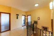 Casă Paulesti P+1E cu beci, teren 500 mp, vedere liberă – Păulești 
