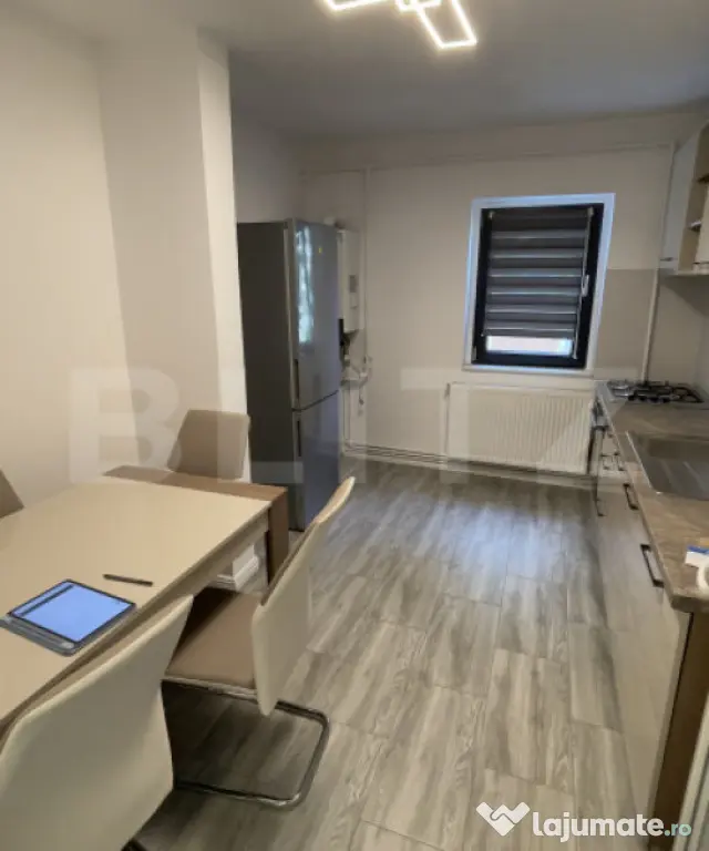 Apartament cu 3 camere | De închiriat | Vasile Lupu | Comis - Pitesti (Arges)