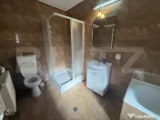 Casa de vanzare, cu 3 camere intr o zona linistita. 