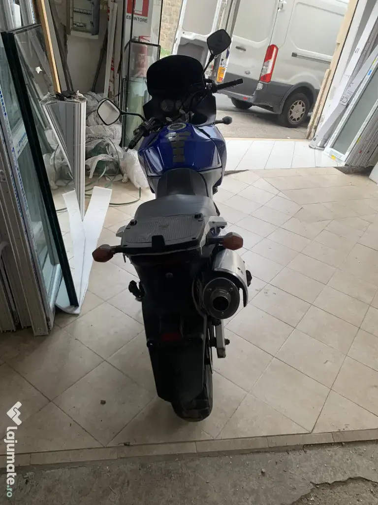 Motocicleta Suzuki wostrom 650