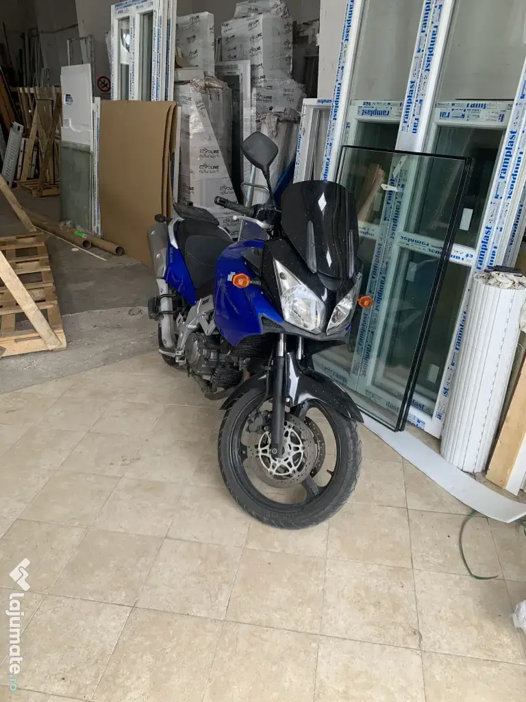 Motocicleta Suzuki wostrom 650